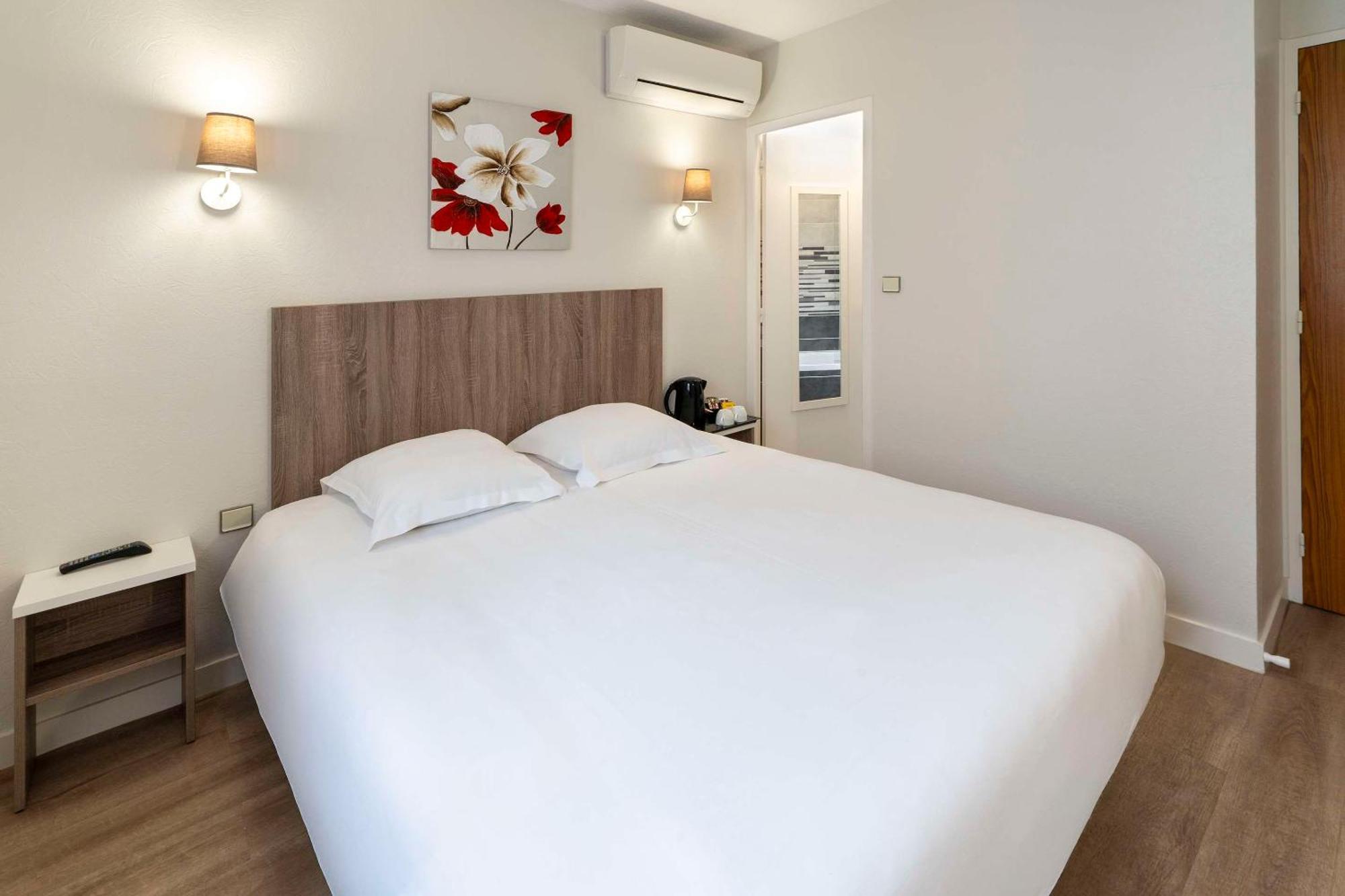 Sure Hotel By Best Western Saintes Exterior photo